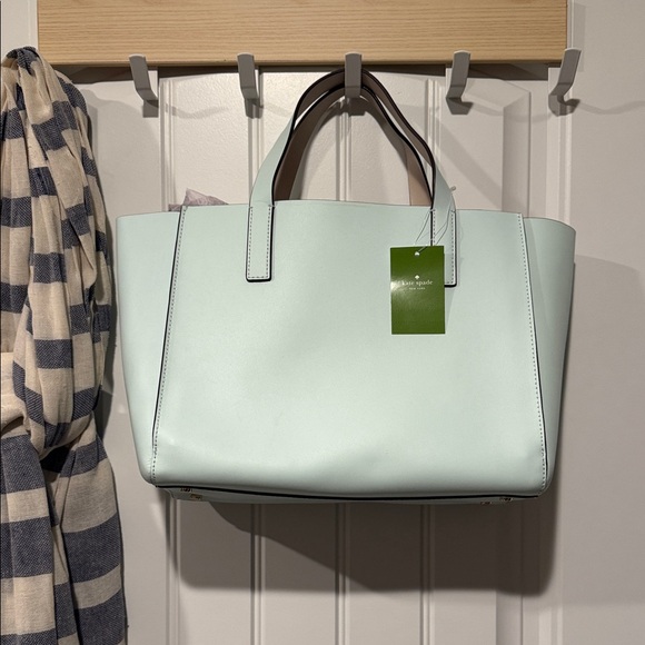 Calvin Klein Light Green Tote Bag - Picture 2 of 4